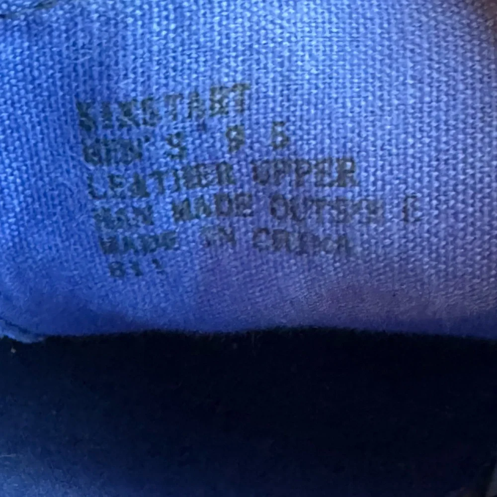 Steve Madden Black Suede Kikstart Oxfords Wingtip with Blue Soles- 9.5M - Picture 6 of 6